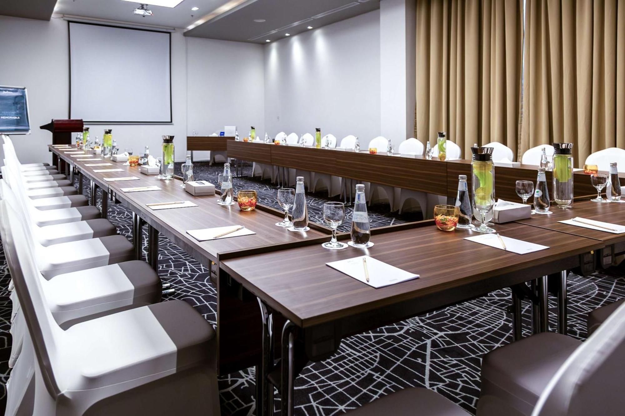 Radisson Hotel & Apartments Dammam Industrial City Kültér fotó