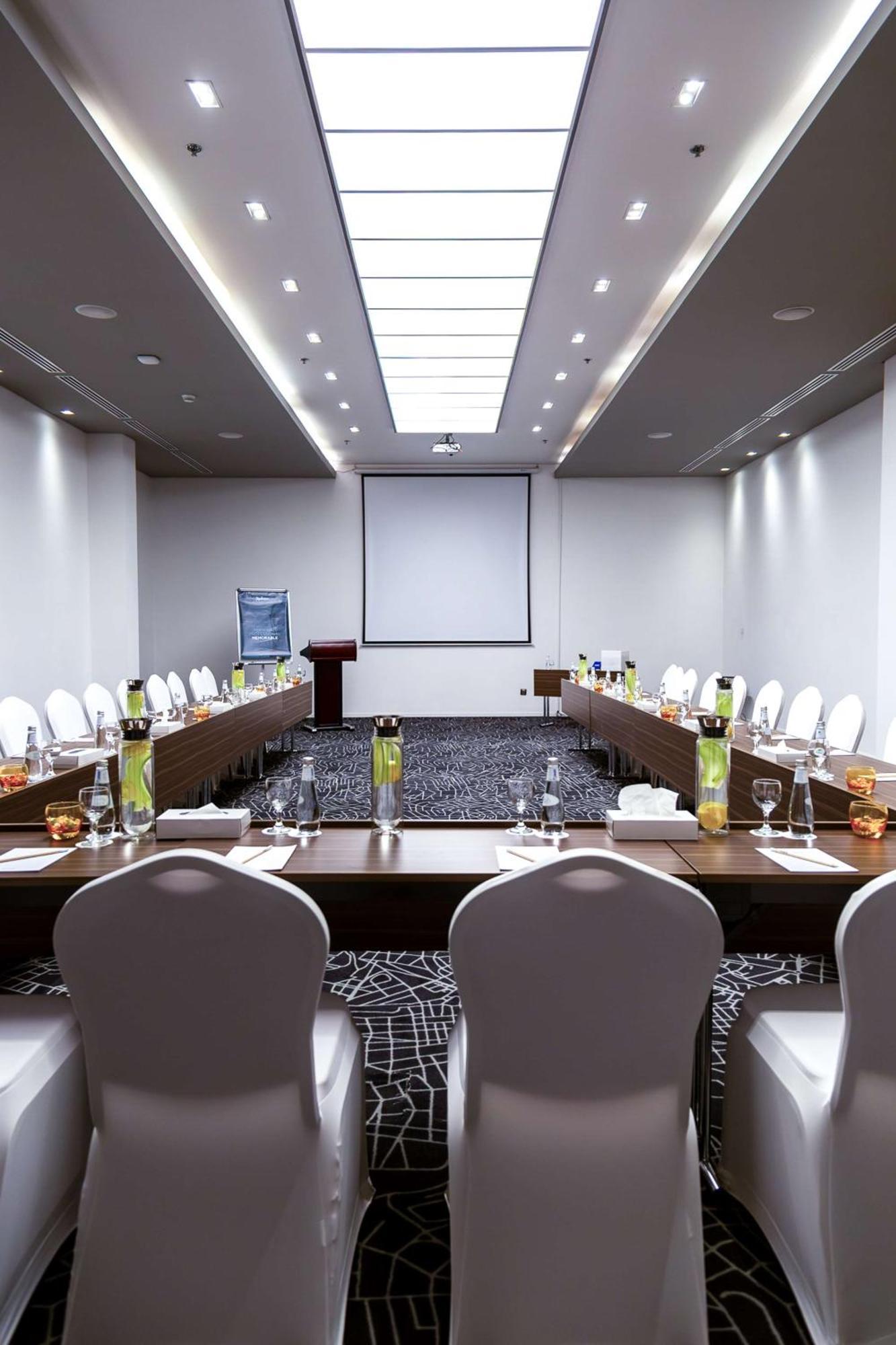 Radisson Hotel & Apartments Dammam Industrial City Kültér fotó